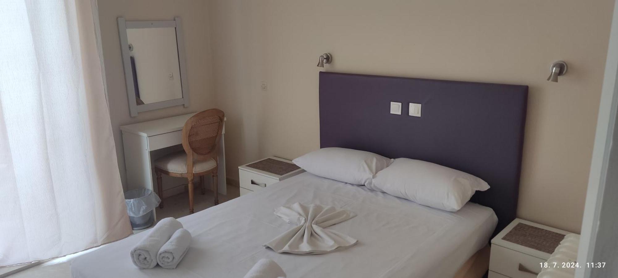Pantheon Hall Hotel Mesongí Buitenkant foto