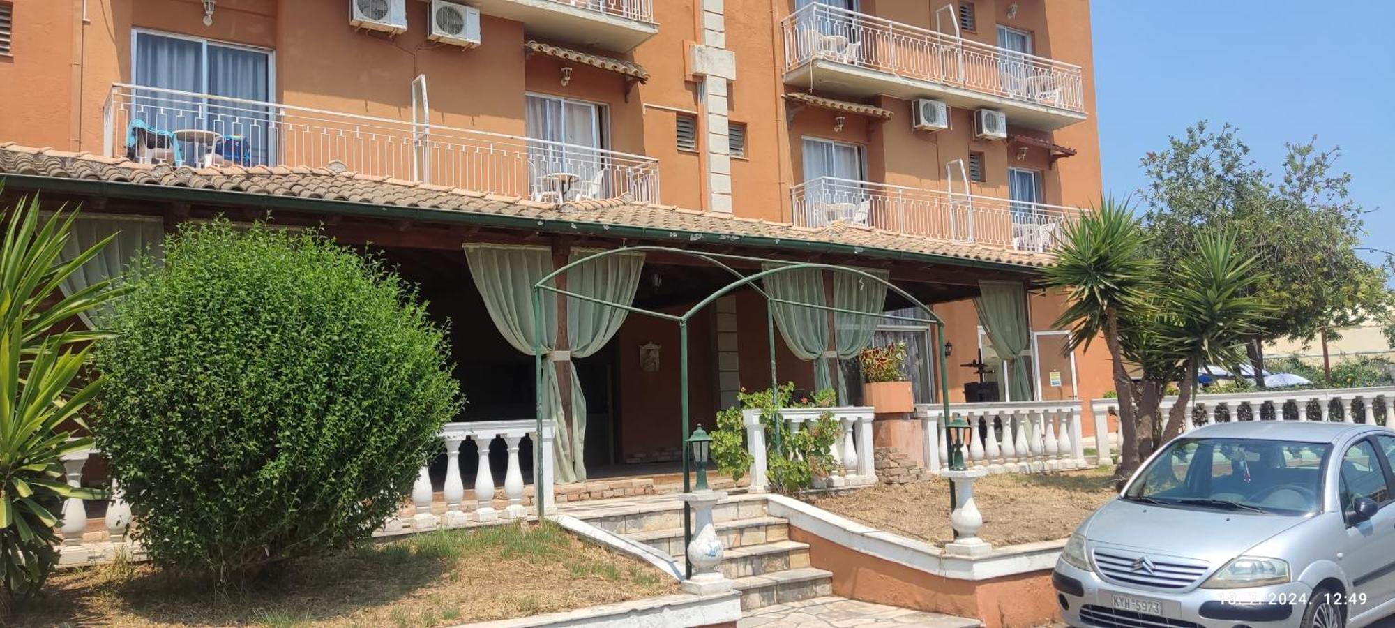 Pantheon Hall Hotel Mesongí Buitenkant foto