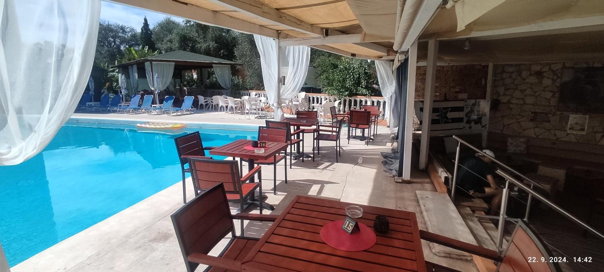 Pantheon Hall Hotel Mesongí Buitenkant foto